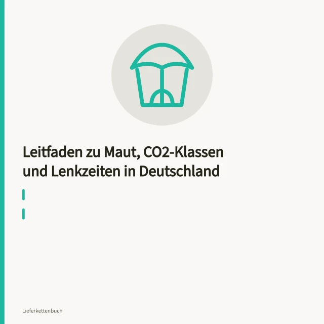 LKW unter Maut-Kontrollbrücke auf deutscher Autobahn. Leitfaden zu Maut, CO2-Klassen und Lenkzeiten in Deutschland